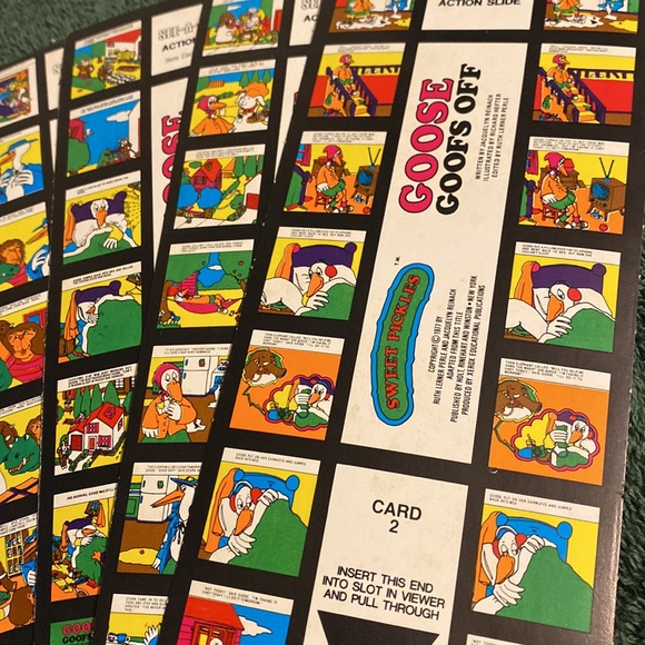 Vintage viewfinder with nine 3-D cartoon strips - Picture 2 of 2